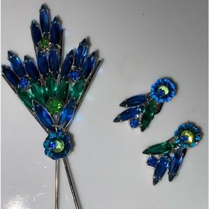 Vintage silvertone metal brooch & clip on earrings blue green margarita navette